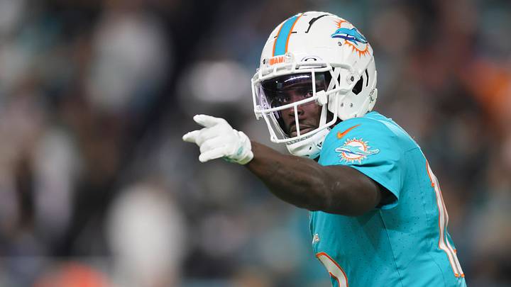 The Dolphins Must Sit Tyreek Hill for Their Super Bowl Hopes