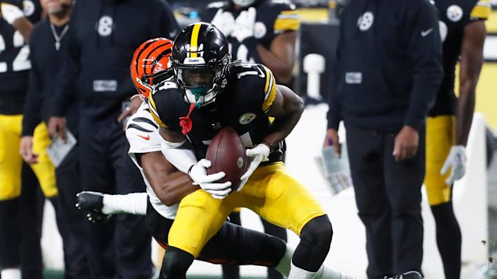 NFL Fans Wonder Why Steelers’ George Pickens Played With Two Mouthguards