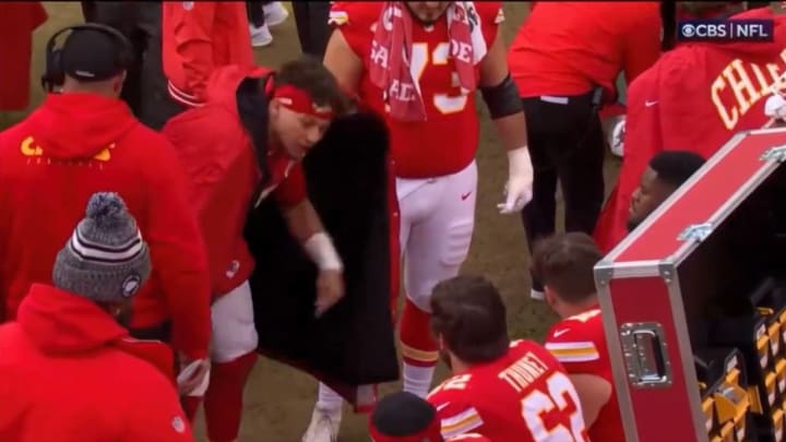 Cameras Caught Patrick Mahomes Having Heated Sideline Moment With His Offensive Line