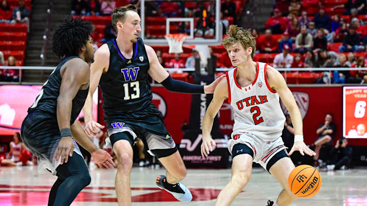 Huskies Blow 15-Point Lead, Get Swept On Road Trip