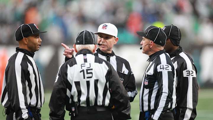 Officiating Crew From Lions-Cowboys Expected to Be Left Out of NFL Playoffs, per Report