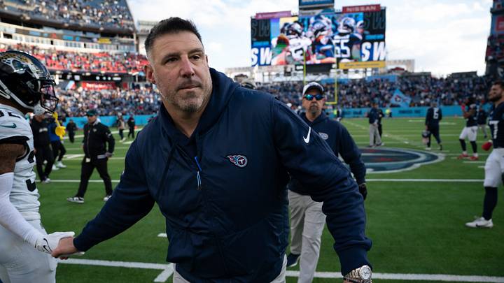 NFL World Believes Mike Vrabel a Perfect Fit for Patriots Job After Surprising Titans Firing NFL World Believes Mike Vrabel a Perfect Fit for Patriots Job After Surprising Titans Firing