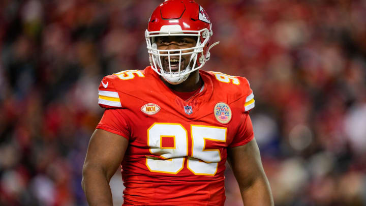 Chiefs’ Chris Jones Nailed Perfect Cris Collinsworth Impression During Game