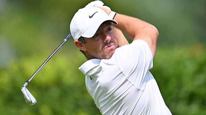 Rory McIlroy Shakes Off Quadruple Bogey, Maintains Lead at Dubai Invitational
