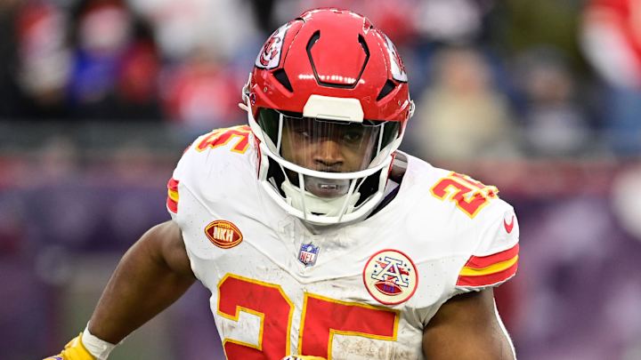 Chiefs’ Clyde Edwards-Helaire Details Heartwarming Reason He’s Studying to Become a Nurse
