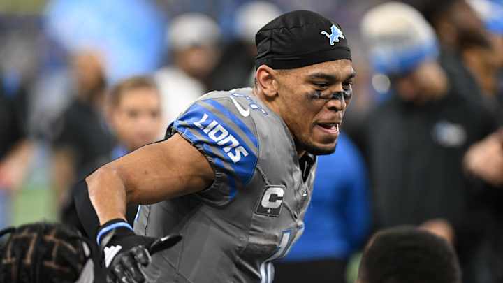 Amon-Ra St. Brown Salutes Lions Fan in Hospice Care Who Also Dyed Hair Blue