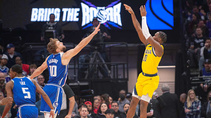 Shorthanded Indiana Pacers have no problem taking down Sacramento Kings on the road