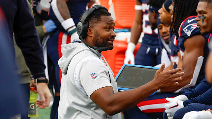 Patriots, Mayo Options for Defensive Coordinator?
