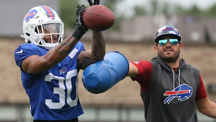 BREAKING: Bills Promote LBs Coach Bobby Babich To Defensive Coordinator
