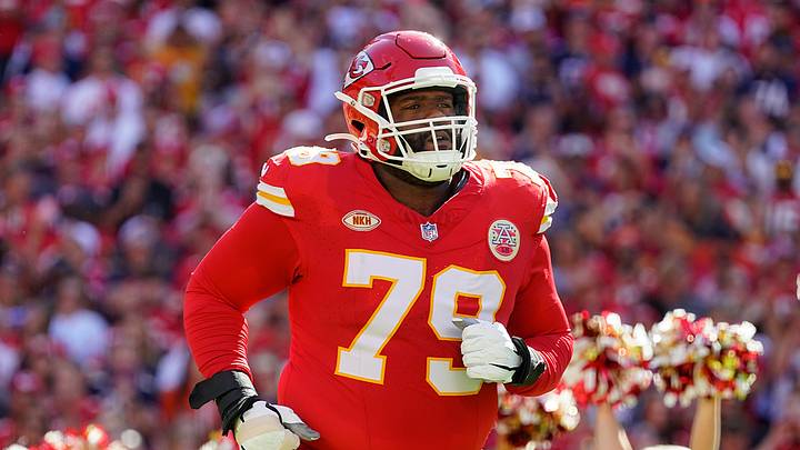Chiefs’ Donovan Smith Viciously Trolled Ravens’ Roquan Smith in Postgame Locker Room